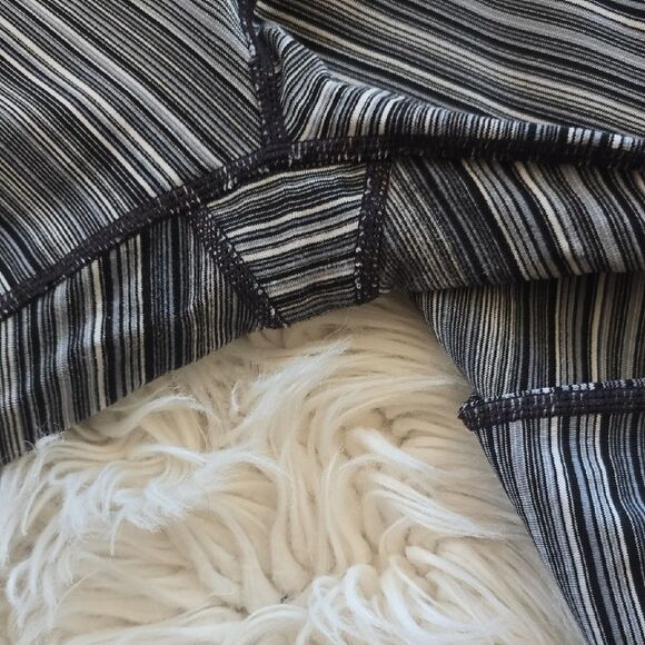 Athleta Gray Leggings with Heathered Pattern - Picture 4 of 4